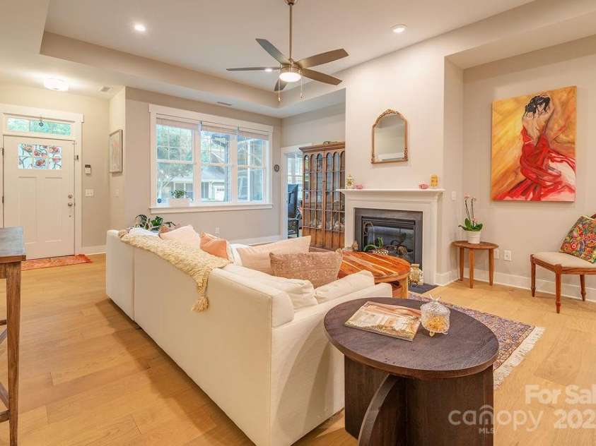 64 Creekside View Drive, Asheville, NC 28804.  MLS# CAR4273866, YatesRealty ID 24628. 