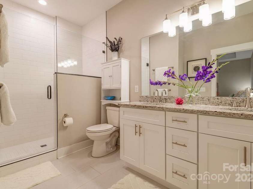 64 Creekside View Drive, Asheville, NC 28804.  MLS# CAR4273866, YatesRealty ID 24628. 