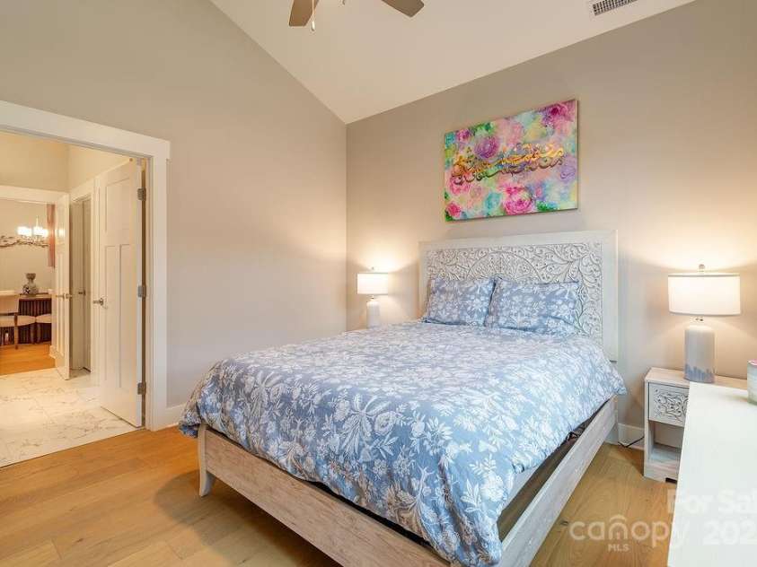 64 Creekside View Drive, Asheville, NC 28804.  MLS# CAR4273866, YatesRealty ID 24628. 