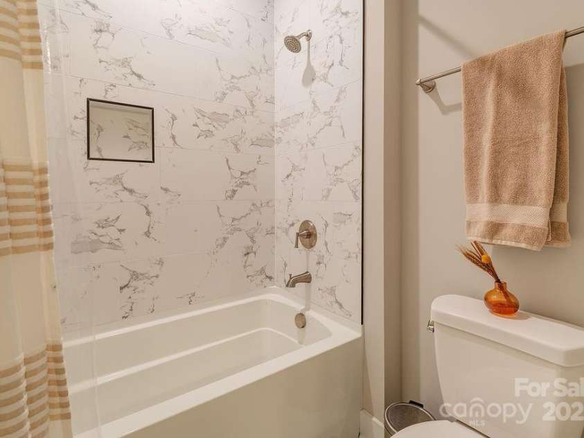 64 Creekside View Drive, Asheville, NC 28804.  MLS# CAR4273866, YatesRealty ID 24628. 