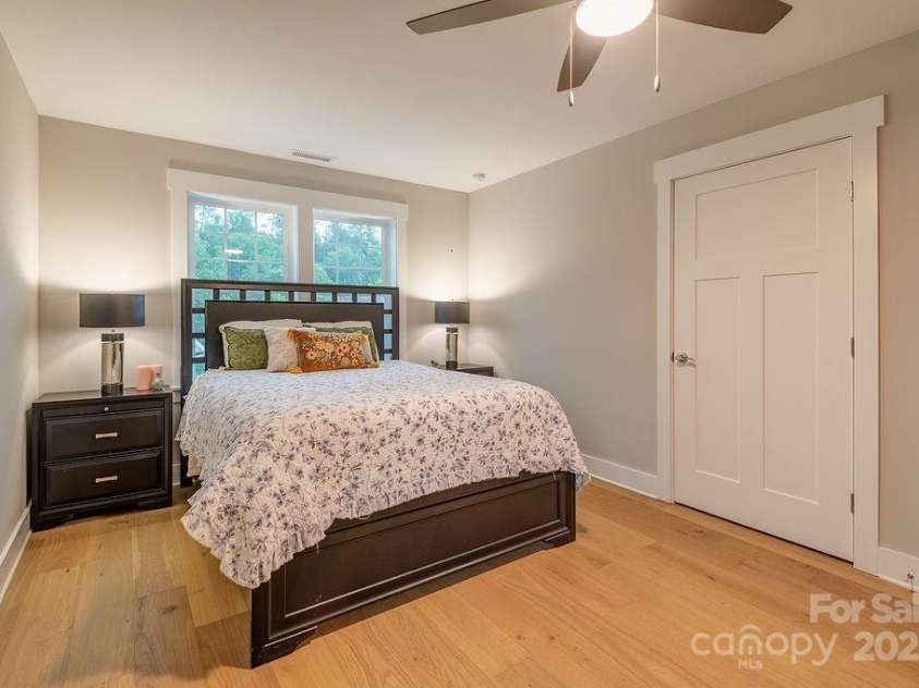 64 Creekside View Drive, Asheville, NC 28804.  MLS# CAR4273866, YatesRealty ID 24628. 