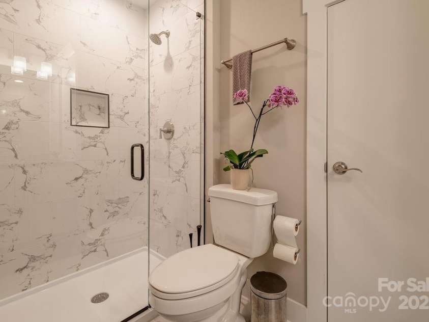 64 Creekside View Drive, Asheville, NC 28804.  MLS# CAR4273866, YatesRealty ID 24628. 