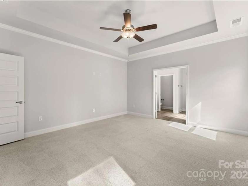 143 Honey Lotus Lane, Statesville, NC 28625.  MLS# CAR4272755, YatesRealty ID 24629. 