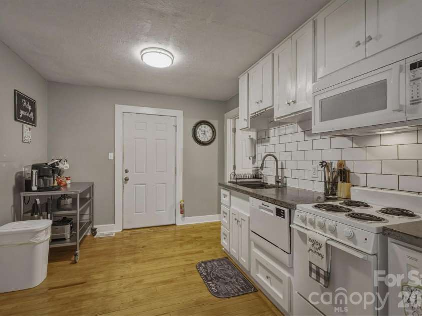 905 Carbon City Road, Morganton, NC 28655.  MLS# CAR4373012, YatesRealty ID 24629. 