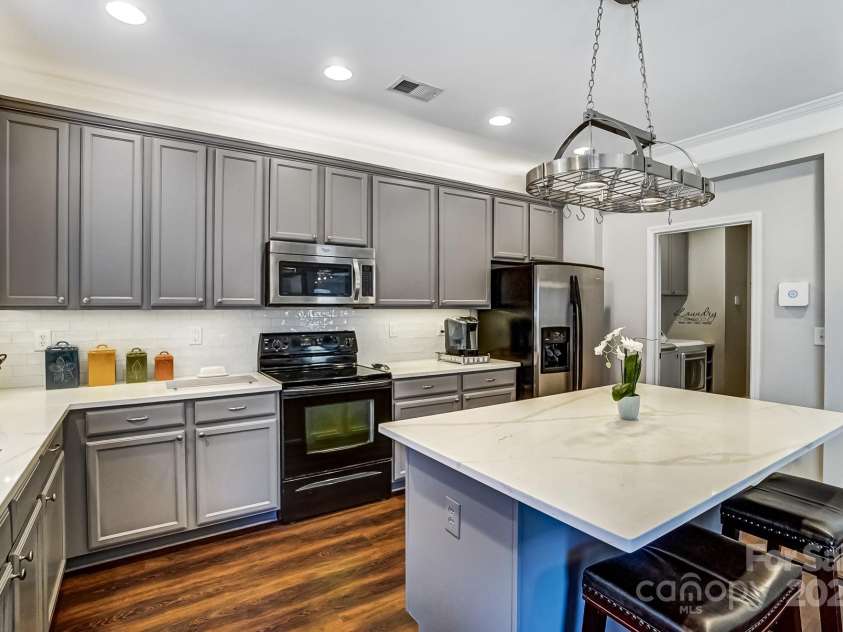 10436 Cullen Court, Charlotte, NC 28278.  MLS# CAR4228917, YatesRealty ID 2463. 