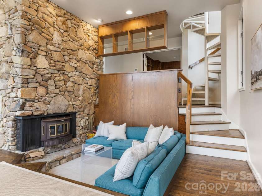 5101 Gorham Drive, Charlotte, NC 28226.  MLS# CAR4345507, YatesRealty ID 2463. 