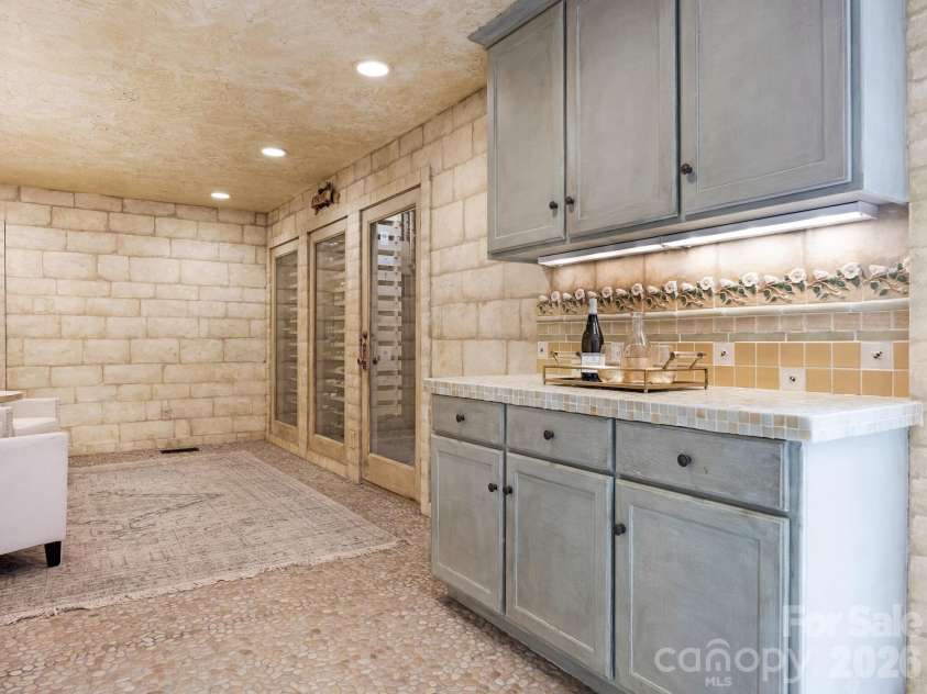 5101 Gorham Drive, Charlotte, NC 28226.  MLS# CAR4345507, YatesRealty ID 2463. 