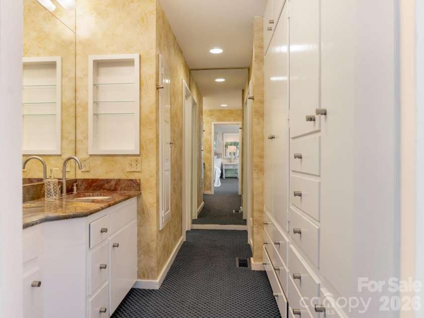 5101 Gorham Drive, Charlotte, NC 28226.  MLS# CAR4345507, YatesRealty ID 2463. 