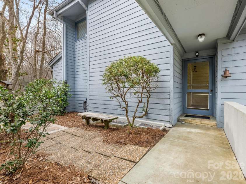 5101 Gorham Drive, Charlotte, NC 28226.  MLS# CAR4345507, YatesRealty ID 2463. 