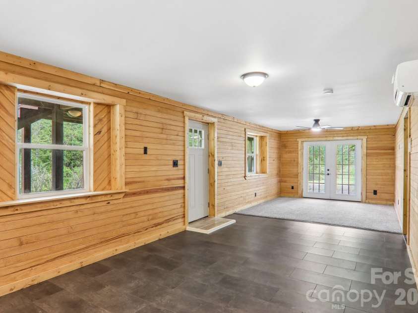 137 Red Maple Lane, Burnsville, NC 28714.  MLS# CAR4376573, YatesRealty ID 24630. 