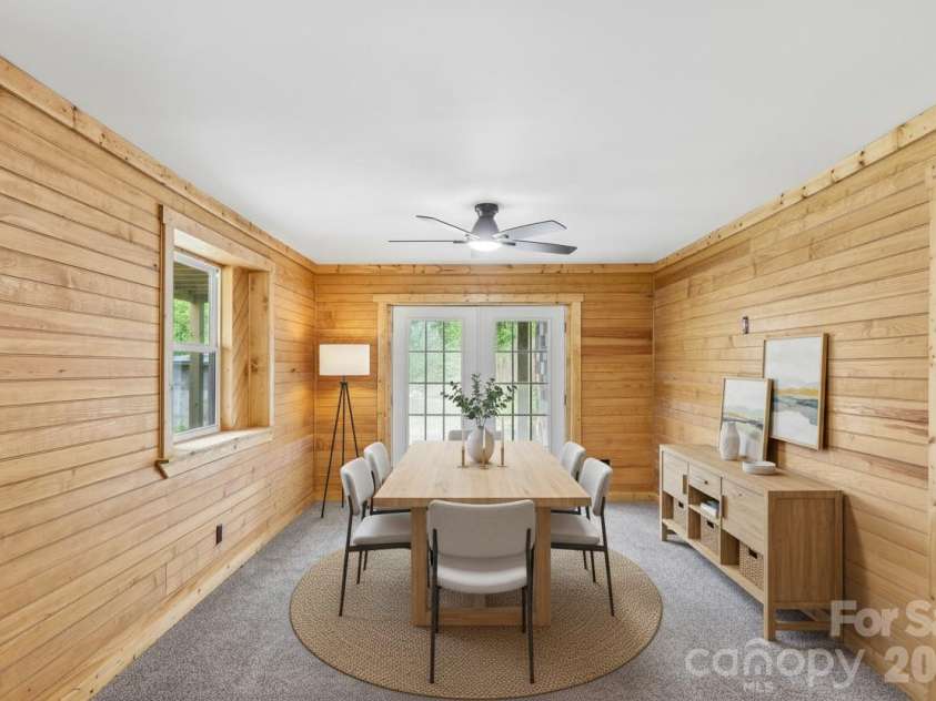 137 Red Maple Lane, Burnsville, NC 28714.  MLS# CAR4376573, YatesRealty ID 24630. 