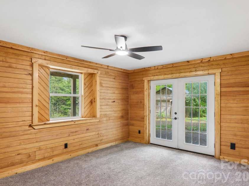 137 Red Maple Lane, Burnsville, NC 28714.  MLS# CAR4376573, YatesRealty ID 24630. 