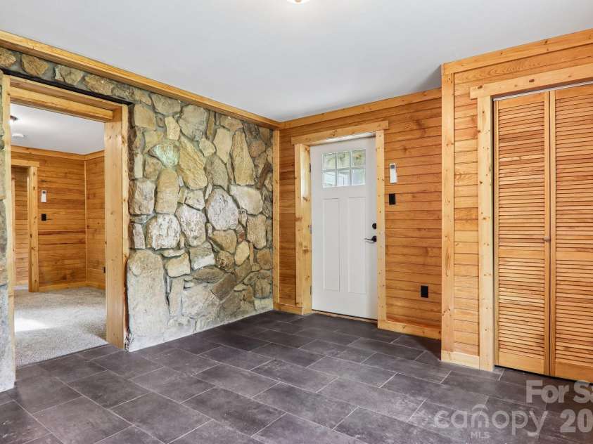 137 Red Maple Lane, Burnsville, NC 28714.  MLS# CAR4376573, YatesRealty ID 24630. 