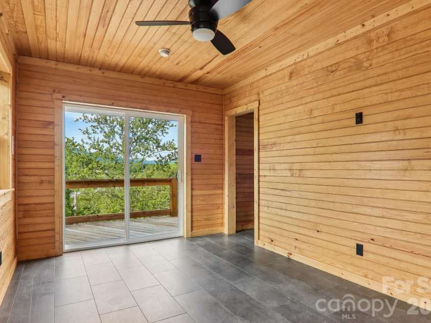 137 Red Maple Lane, Burnsville, NC 28714.  MLS# CAR4376573, YatesRealty ID 24630. 