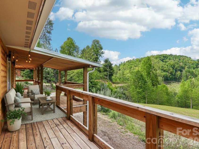 137 Red Maple Lane, Burnsville, NC 28714.  MLS# CAR4376573, YatesRealty ID 24630. 