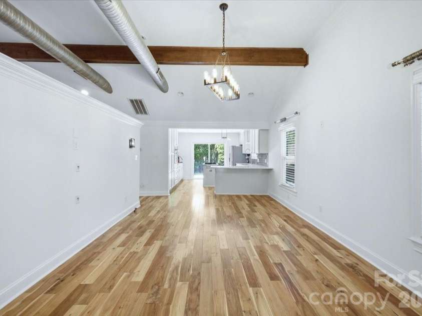 813 Walnut Avenue, Charlotte, NC 28208.  MLS# CAR4371546, YatesRealty ID 24631. 
