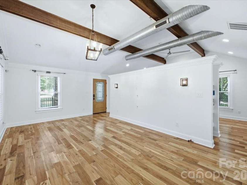 813 Walnut Avenue, Charlotte, NC 28208.  MLS# CAR4371546, YatesRealty ID 24631. 