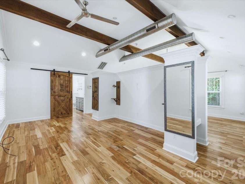 813 Walnut Avenue, Charlotte, NC 28208.  MLS# CAR4371546, YatesRealty ID 24631. 