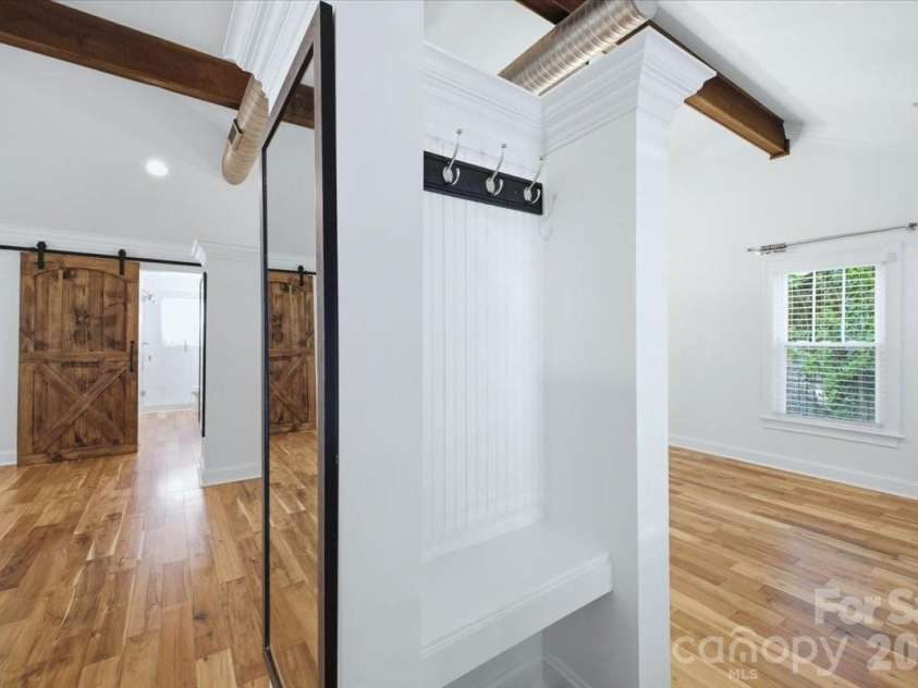 813 Walnut Avenue, Charlotte, NC 28208.  MLS# CAR4371546, YatesRealty ID 24631. 