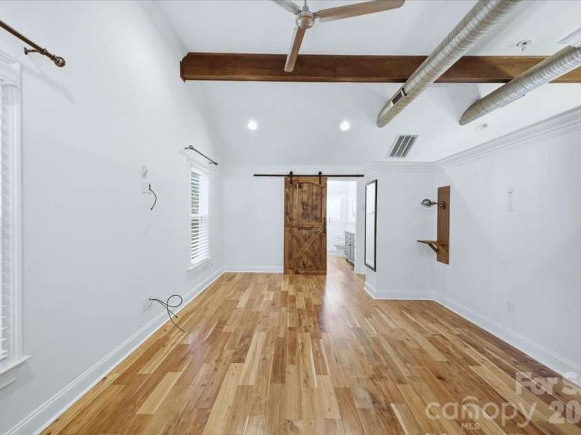 813 Walnut Avenue, Charlotte, NC 28208.  MLS# CAR4371546, YatesRealty ID 24631. 