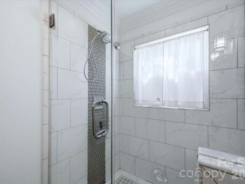 813 Walnut Avenue, Charlotte, NC 28208.  MLS# CAR4371546, YatesRealty ID 24631. 