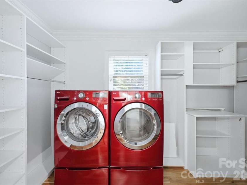 813 Walnut Avenue, Charlotte, NC 28208.  MLS# CAR4371546, YatesRealty ID 24631. 