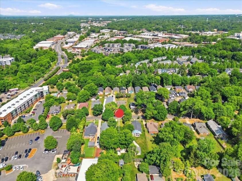 813 Walnut Avenue, Charlotte, NC 28208.  MLS# CAR4371546, YatesRealty ID 24631. 