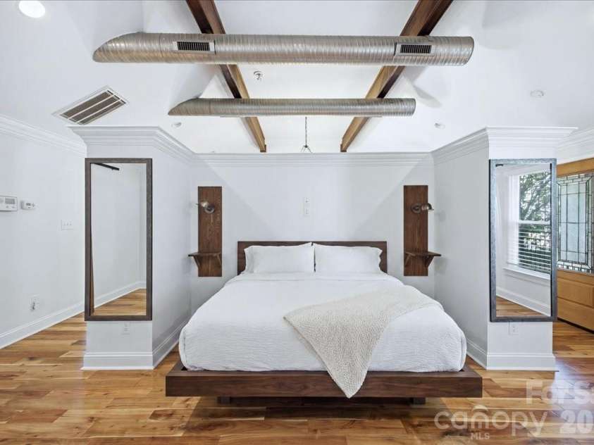 813 Walnut Avenue, Charlotte, NC 28208.  MLS# CAR4371546, YatesRealty ID 24631. Virtually Staged