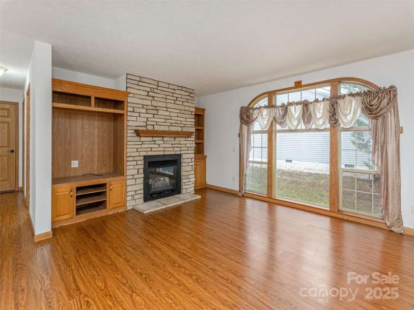 18 Philips Court, Fletcher, NC 28732.  MLS# CAR4223931, YatesRealty ID 24632. 