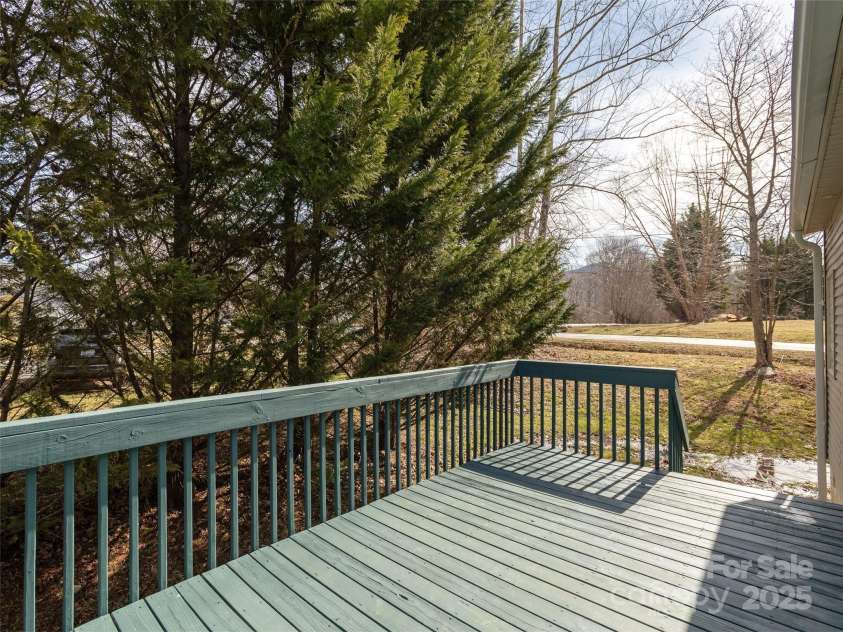 18 Philips Court, Fletcher, NC 28732.  MLS# CAR4223931, YatesRealty ID 24632. 