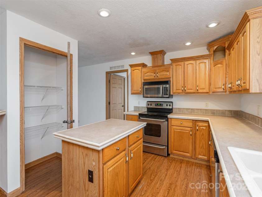 18 Philips Court, Fletcher, NC 28732.  MLS# CAR4223931, YatesRealty ID 24632. 