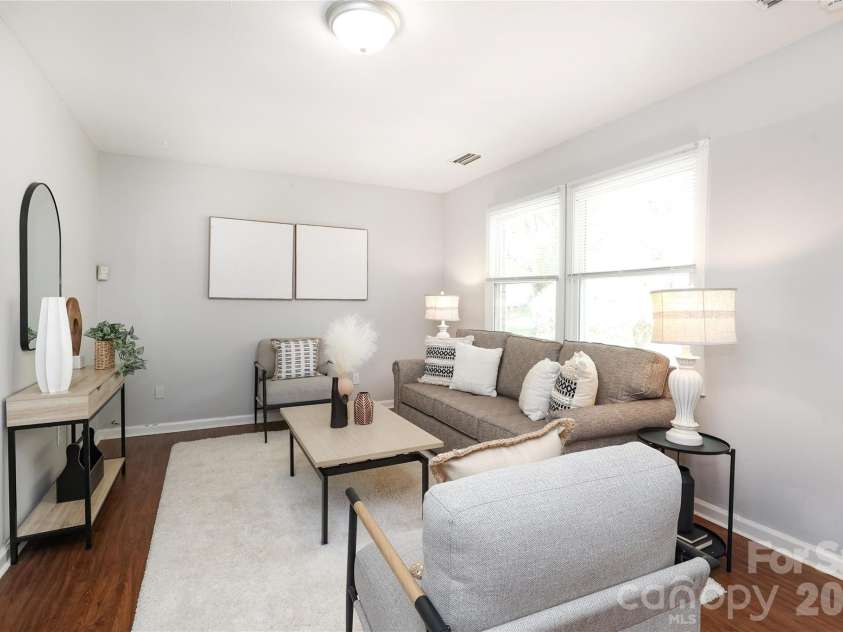 609 Fawnbrook Lane, Charlotte, NC 28217.  MLS# CAR4381161, YatesRealty ID 24632. 