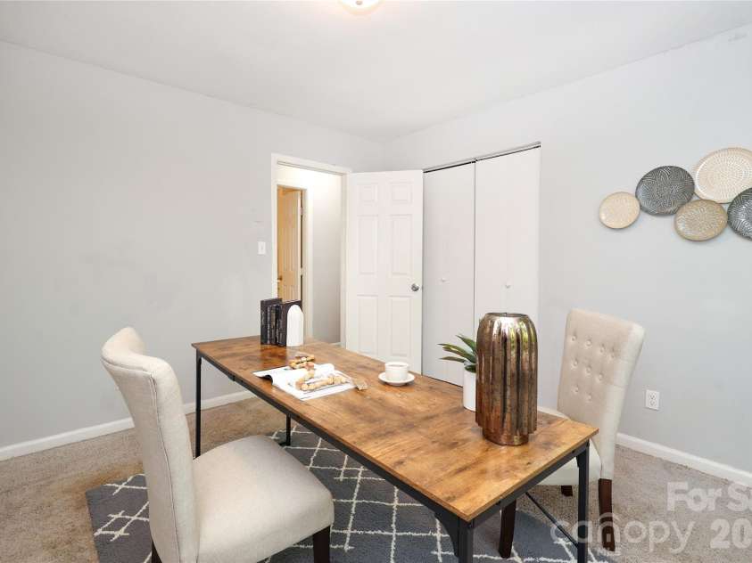 609 Fawnbrook Lane, Charlotte, NC 28217.  MLS# CAR4381161, YatesRealty ID 24632. 