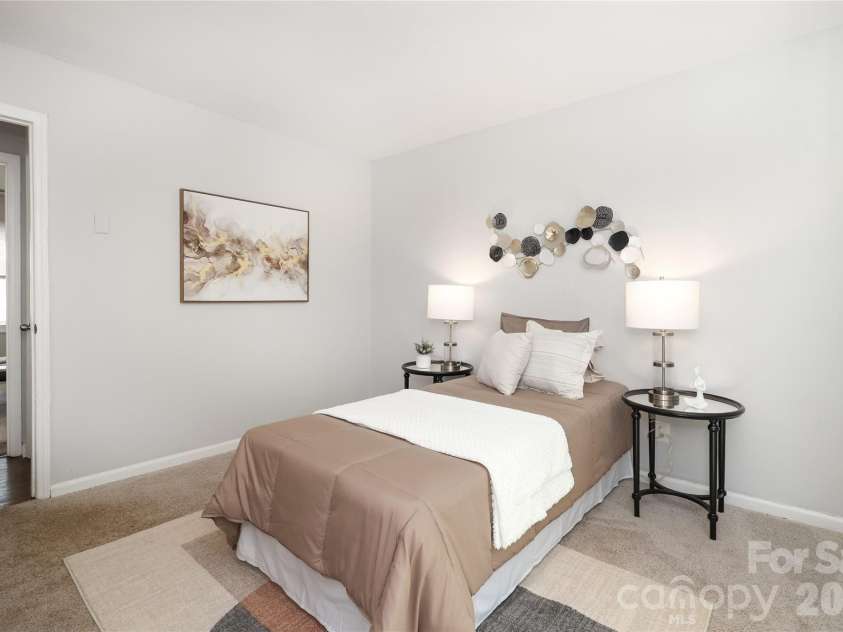 609 Fawnbrook Lane, Charlotte, NC 28217.  MLS# CAR4381161, YatesRealty ID 24632. 
