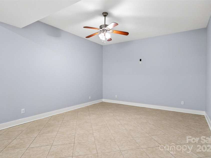 4 Stars Forever Drive, Black Mountain, NC 28711.  MLS# CAR4276305, YatesRealty ID 24633. Apartment Bedroom