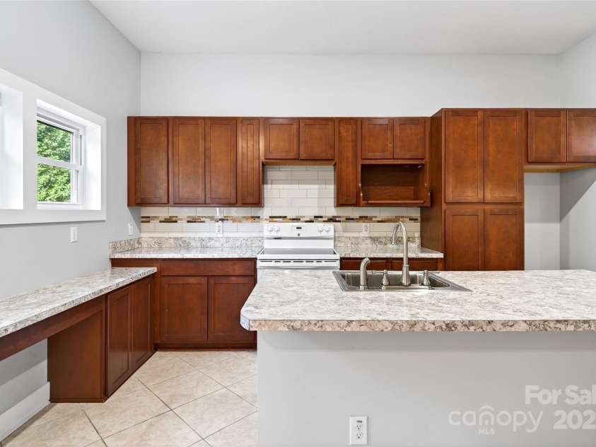 4 Stars Forever Drive, Black Mountain, NC 28711.  MLS# CAR4276305, YatesRealty ID 24633. Apartment Kitchen