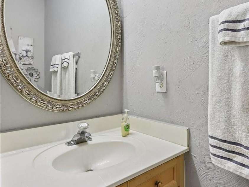 7543 Petrea Lane, Charlotte, NC 28227.  MLS# CAR4385557, YatesRealty ID 24634. 
