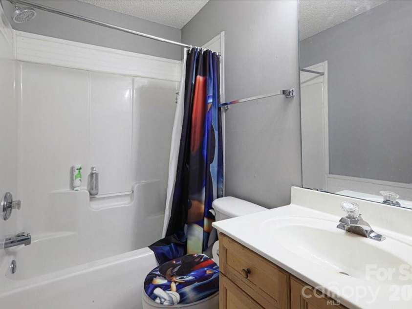 7543 Petrea Lane, Charlotte, NC 28227.  MLS# CAR4385557, YatesRealty ID 24634. 