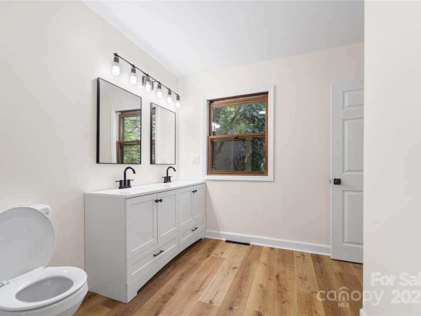 94 Camp Branch Road, Black Mountain, NC 28711.  MLS# CAR4261322, YatesRealty ID 24634. 