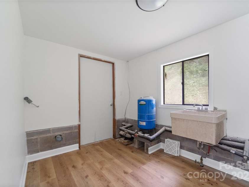 94 Camp Branch Road, Black Mountain, NC 28711.  MLS# CAR4261322, YatesRealty ID 24634. 