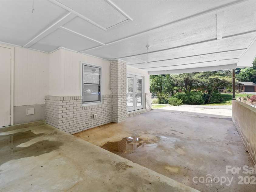 94 Camp Branch Road, Black Mountain, NC 28711.  MLS# CAR4261322, YatesRealty ID 24634. 