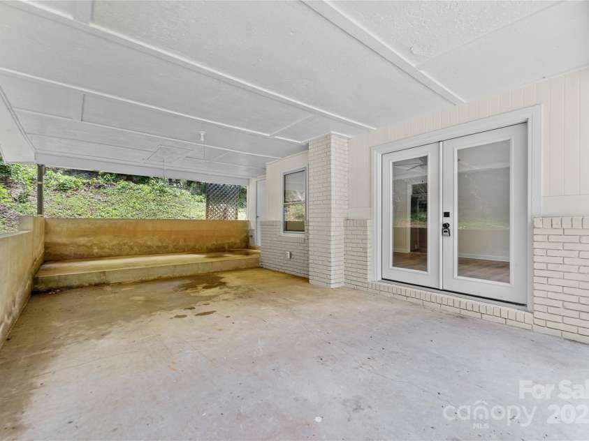 94 Camp Branch Road, Black Mountain, NC 28711.  MLS# CAR4261322, YatesRealty ID 24634. 