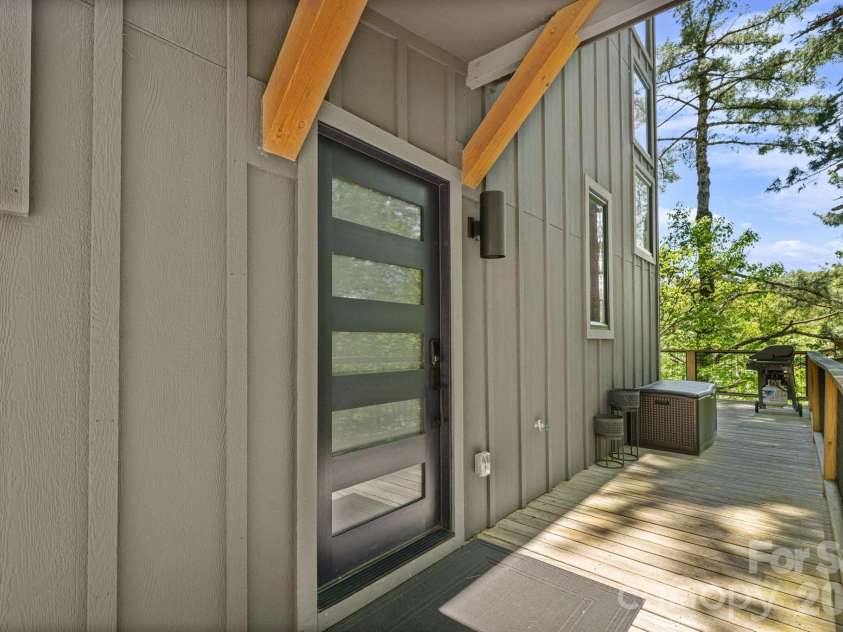 1385 Niley Cook Road, Blowing Rock, NC 28605.  MLS# CAR4385567, YatesRealty ID 24635. 