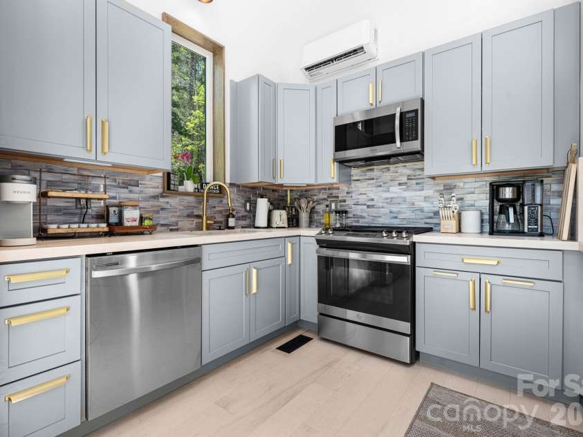 1385 Niley Cook Road, Blowing Rock, NC 28605.  MLS# CAR4385567, YatesRealty ID 24635. 