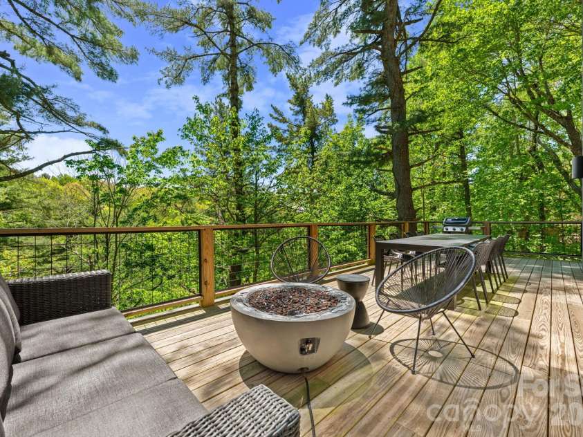 1385 Niley Cook Road, Blowing Rock, NC 28605.  MLS# CAR4385567, YatesRealty ID 24635. 