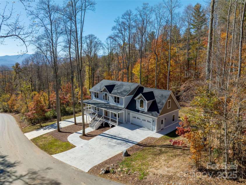 68 Bamboo Trail, Candler, NC 28715.  MLS# CAR4257307, YatesRealty ID 24635. 