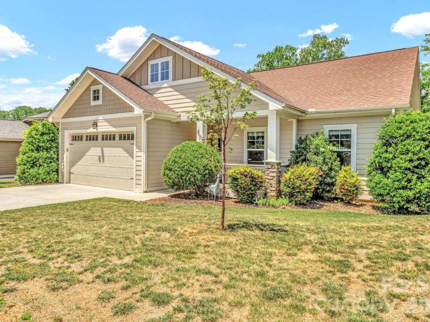 48 Asher Lane, Arden, NC 28704.  MLS# CAR4384419, YatesRealty ID 24636. 