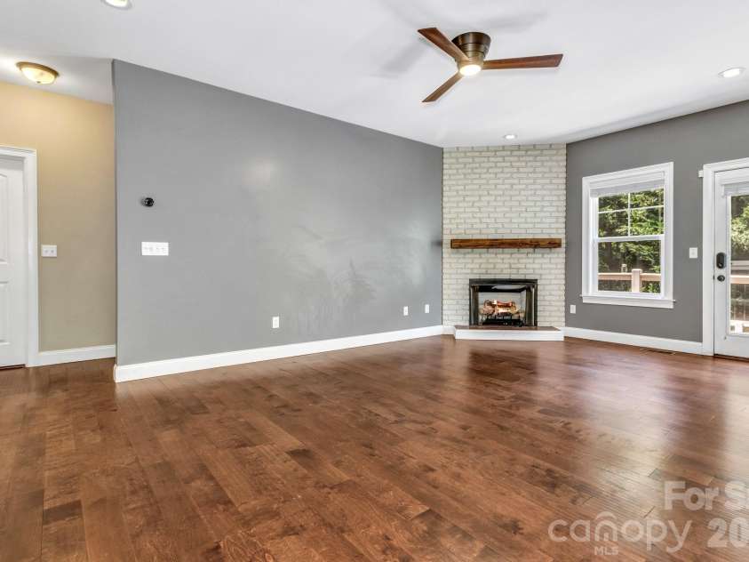 48 Asher Lane, Arden, NC 28704.  MLS# CAR4384419, YatesRealty ID 24636. 