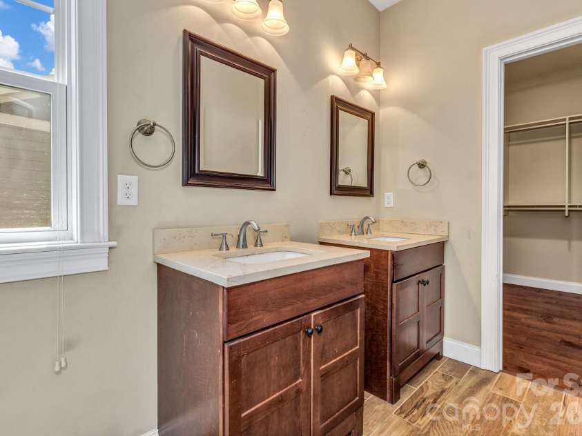 48 Asher Lane, Arden, NC 28704.  MLS# CAR4384419, YatesRealty ID 24636. 