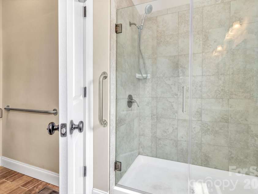 48 Asher Lane, Arden, NC 28704.  MLS# CAR4384419, YatesRealty ID 24636. 